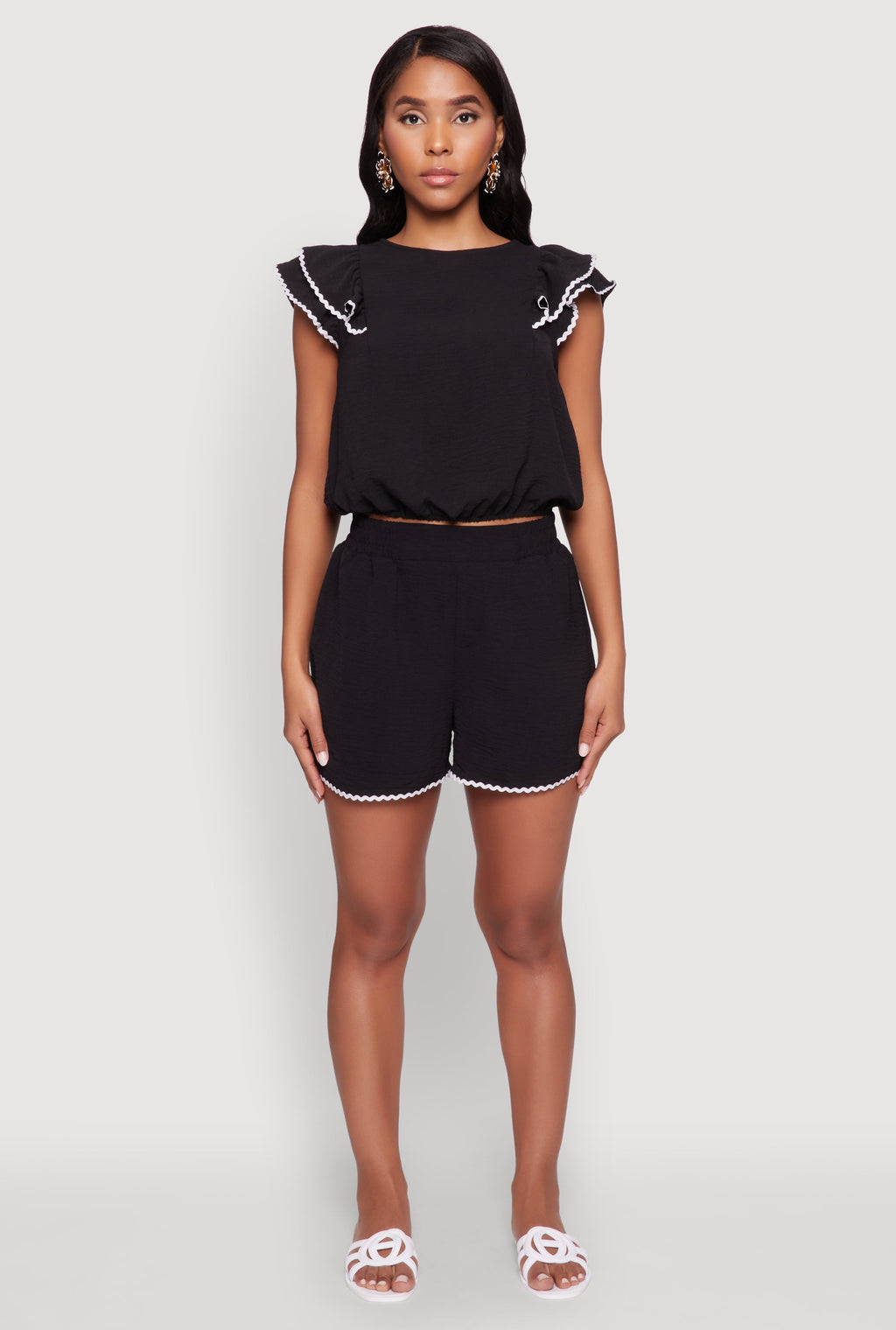 Trendy Crepe Knit High Waisted Shorts with Scalloped Contrast Trim