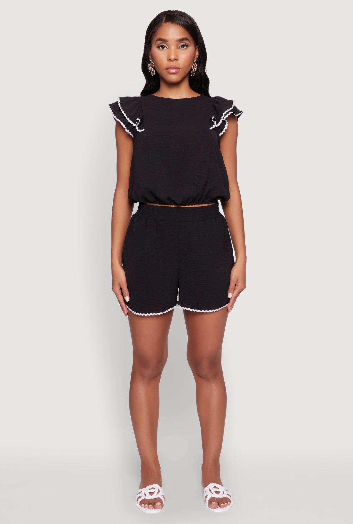 Trendy Crepe Knit High Waisted Shorts with Scalloped Contrast Trim