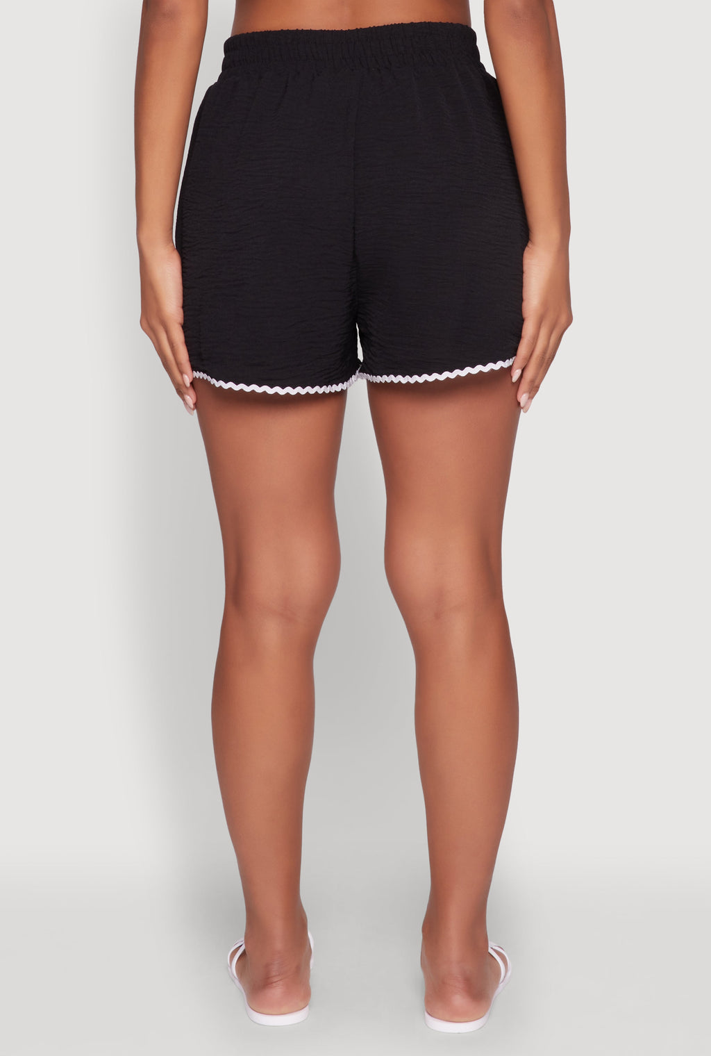 Trendy Crepe Knit High Waisted Shorts with Scalloped Contrast Trim