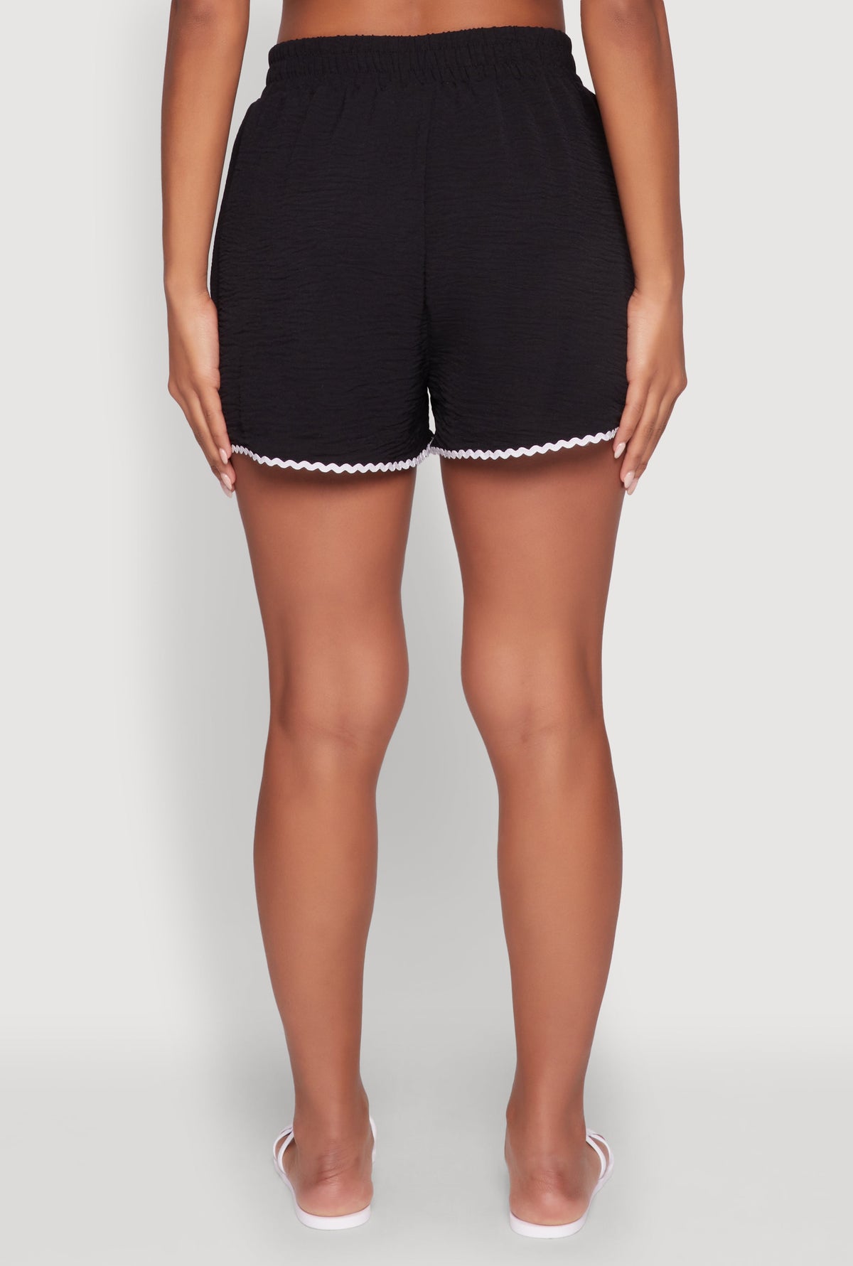 Trendy Crepe Knit High Waisted Shorts with Scalloped Contrast Trim